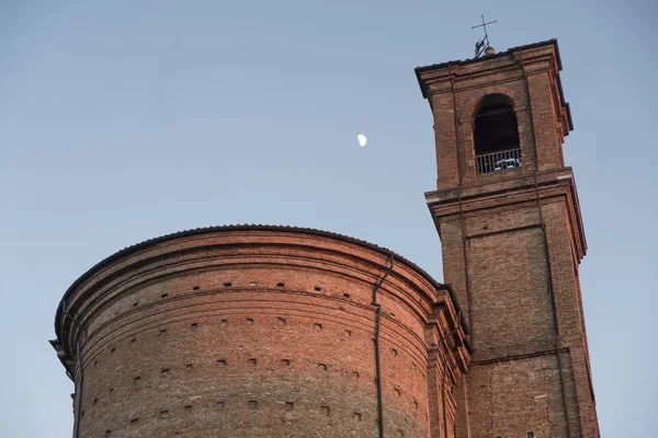 Cesena (Italien): slottet på kvällen — Stockfoto