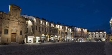 Cesena (İtalya): akşam kalede