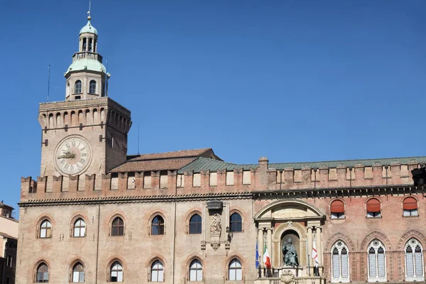 Bologna, tarihi binalar