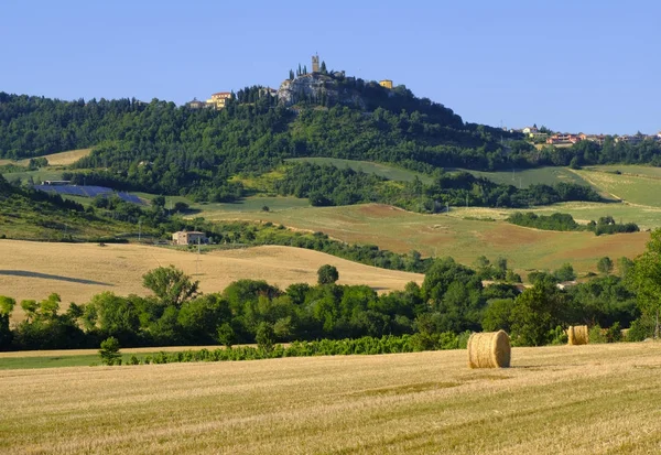 Krajina v Montefeltro poblíž Urbania (pochody, Itálie) — Stock fotografie