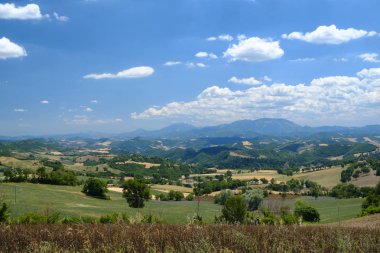 Manzarada Montefeltro (yürüyüşleri, İtalya)