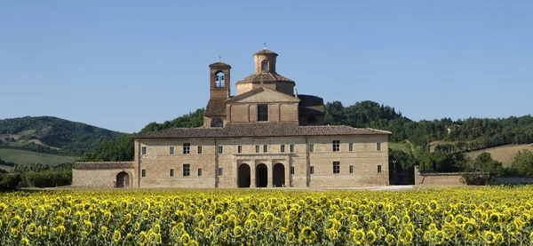 Urbania (yürüyüşleri, İtalya): eski çiftlik