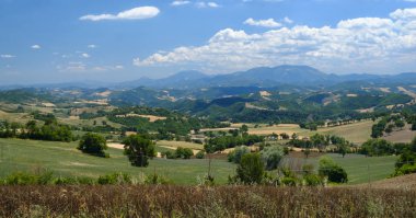 Manzarada Montefeltro (yürüyüşleri, İtalya)