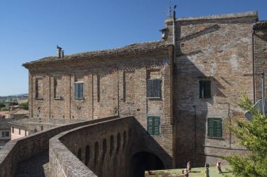 Corinaldo (yürüyüşleri, İtalya) sabah