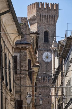 Ostra (yürüyüşleri, İtalya) sabah