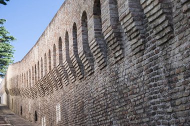 Corinaldo (yürüyüşleri, İtalya) sabah