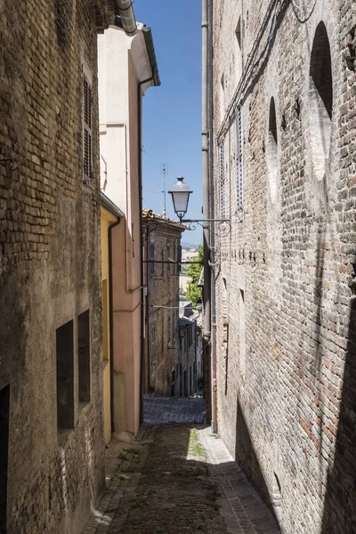 Ostra (Marche, Italia) al mattino — Foto Stock