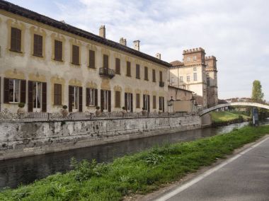 Bikeway Naviglio Grande, Villa Gaia adlı Robecco boyunca