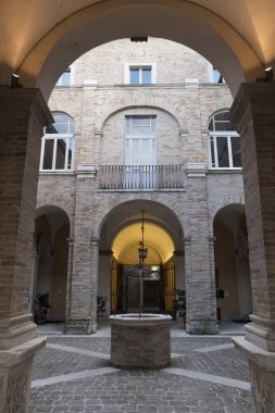 Fermo (yürüyüşleri, İtalya)