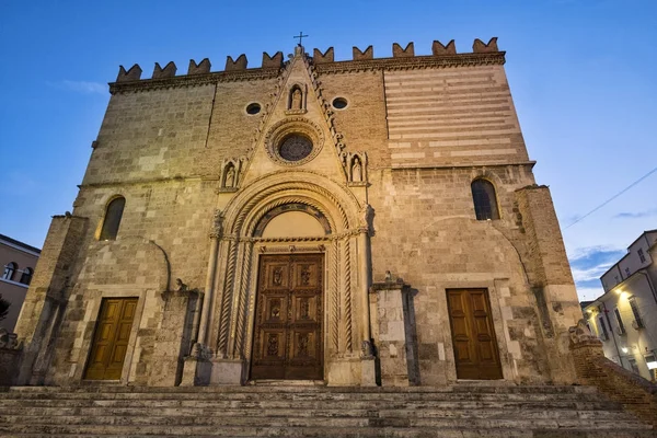 Терамо (Абруцці), собор — стокове фото