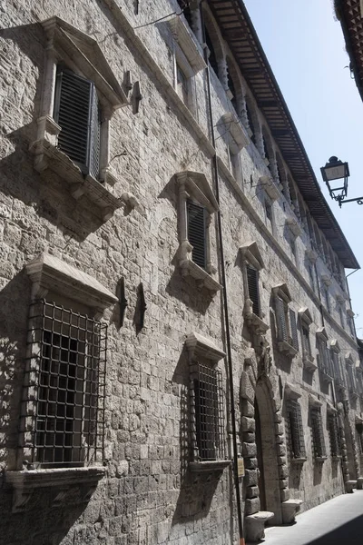 Ascoli Piceno (yürüyüşleri, İtalya), tarihi binalar — Stok fotoğraf
