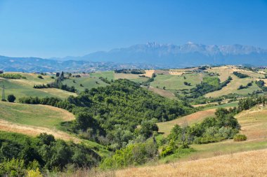 Teramo (Abruzzi) yaz manzara