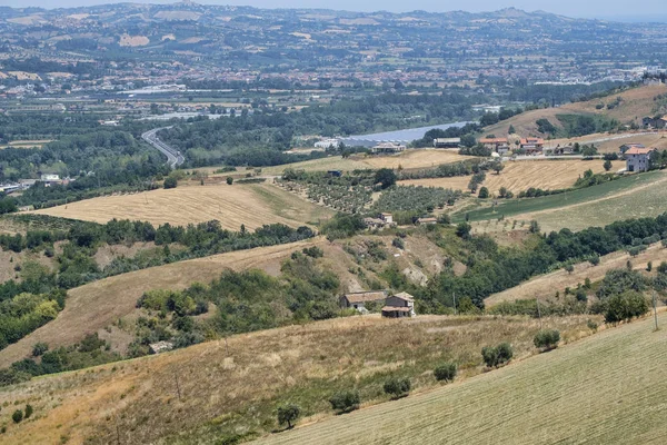 Paesaggio vicino ad Ascoli Piceno in estate — Foto Stock