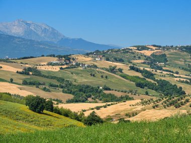 Teramo (Abruzzi) yaz manzara