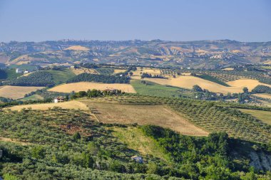 Teramo (Abruzzi) yaz manzara