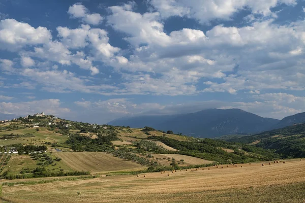 Summer landscape in Abruzzi near Pietranico — Stock Photo, Image