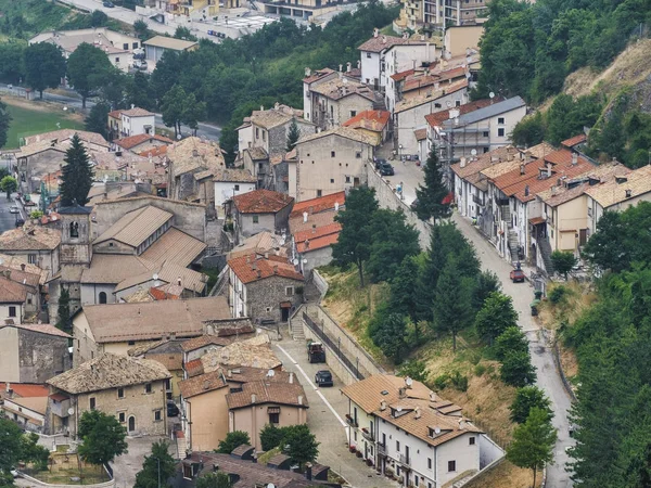 Rocca Pia (Abruzzi, L'Aquila, Włochy): panoramiczny widok — Zdjęcie stockowe