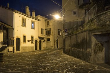 Rivisondoli (Abruzzi) gece