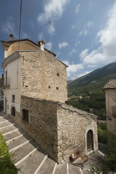 Pettorano sul Gizio (Abruzzes, Italie), village historique — Photo