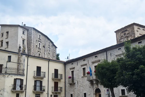 Campo di Giove (L 'Aquila, Italia), vanha kylä — kuvapankkivalokuva