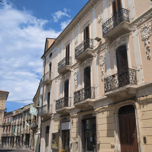 (Abruzzi, Olaszország), Sulmona történelmi palota — Stock Fotó