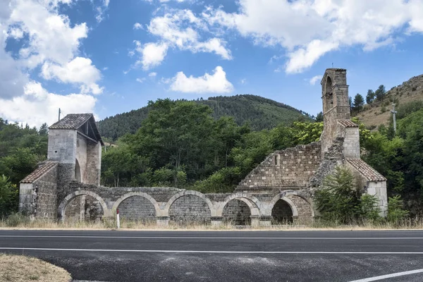 Ruines de Santa Maria di Cartegnano (Abruzzes, Italie) ) — Photo
