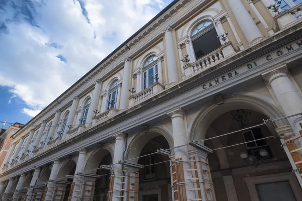 L'Aquila (Abruzzi, Itálie): rekonstrukce po zemětřesení — Stock fotografie