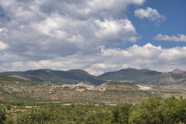 Abruzzi, dağ manzarası, yaz