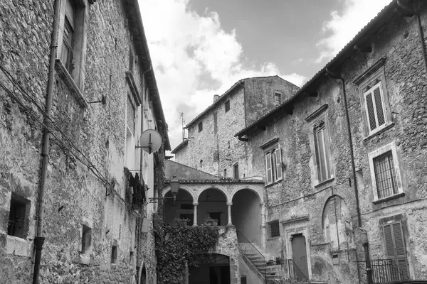 Sulmona (Abruzzi, Italien), historiska byggnader — Stockfoto