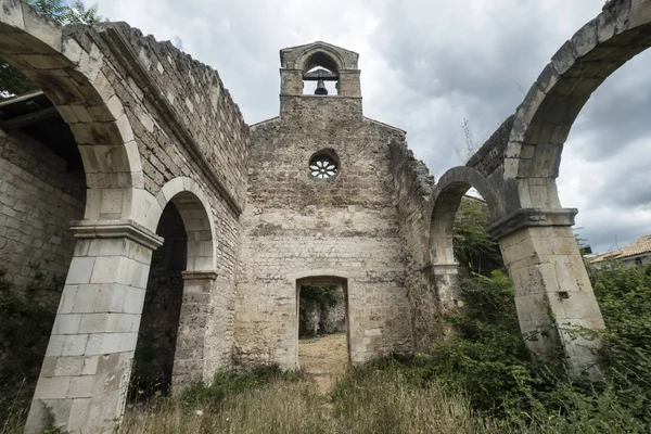 Ερείπια της Santa Maria di Cartegnano (Abruzzi, Ιταλία) — Φωτογραφία Αρχείου