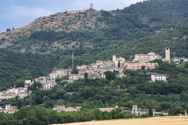 Medeltida stad av Caporciano (Abruzzi, Italien) — Stockfoto