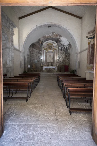 Church of Madonna delle Grotte at Antrodoco (Rieti, Italy) — Stock Photo, Image