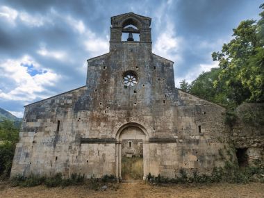 Santa Maria di Cartegnano (Abruzzi, İtalya kalıntıları)