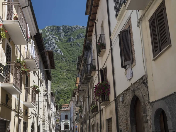 Antrodoco (Rieti, Lazio, Italië), oude straat — Stockfoto