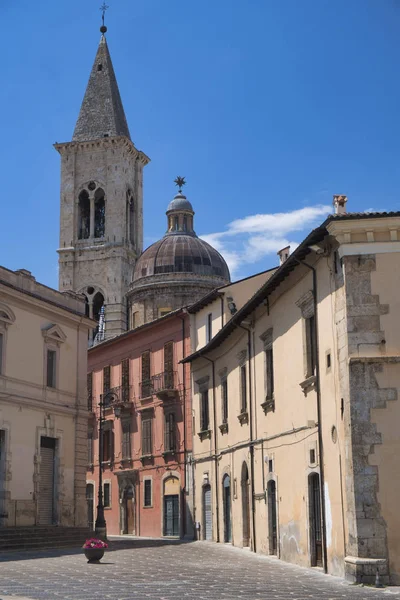 Sulmona (Abruzos, Italia), edificios históricos —  Fotos de Stock