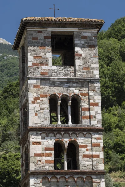 Mittelalterliche Kirche in antrodoco (rieti, italien) — Stockfoto