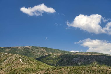 Abruzzi, dağ manzarası, yaz