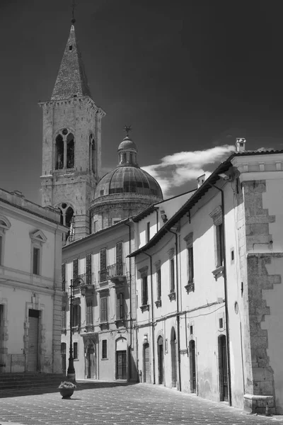 Sulmona (Abruzzo, Italia), edifici storici — Foto Stock