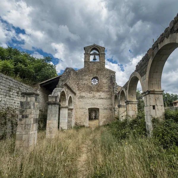 Ruins of Santa Maria di Cartegnano (Abruzzi, Italy) — Stock Photo, Image