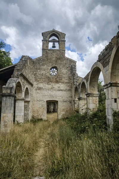Santa Maria di Cartegnano (Abruzzi, İtalya kalıntıları)
