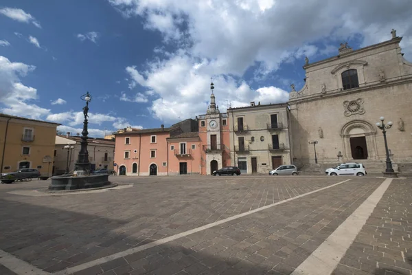 Popoli (Abruzzi, Italy): the main town square — Stock Photo, Image