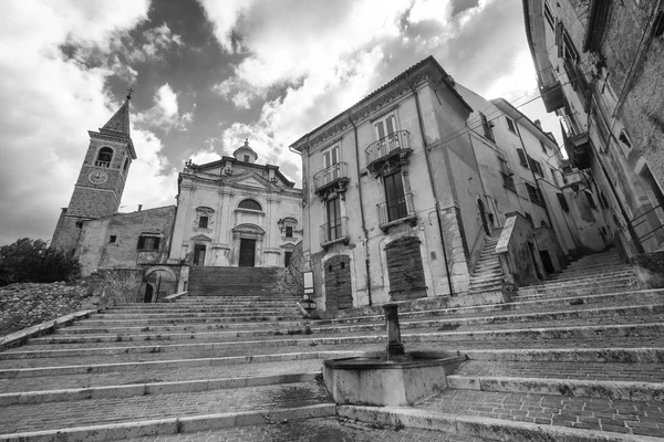 Sulmona (Abruzzes, Italie), Santissima Trinita église — Photo