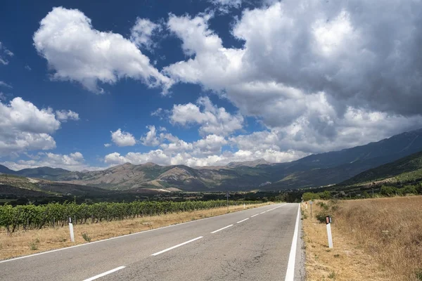 Mountain landscape in Abruzzi at summer — Stock Photo, Image