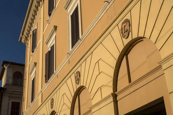 Rieti (Italien), torget i domkyrkan — Stockfoto