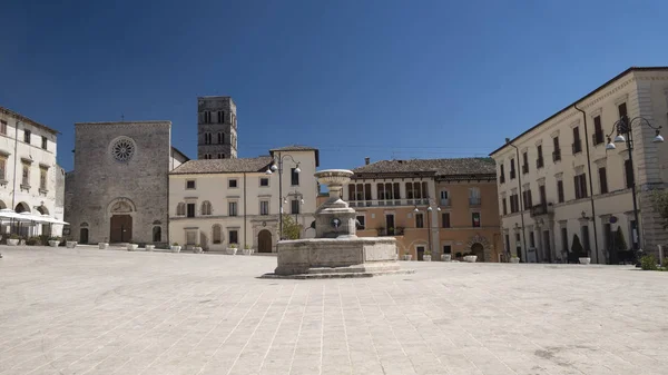 Cittaducale (Rieti, Italia): la plaza principal —  Fotos de Stock