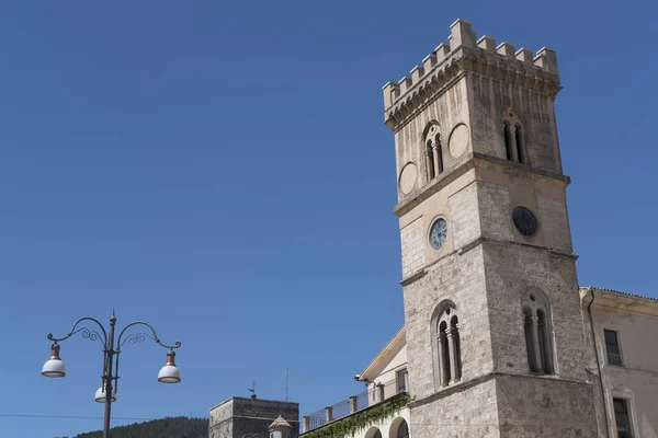 Massa (Rieti, Italien): stora torget — Stockfoto