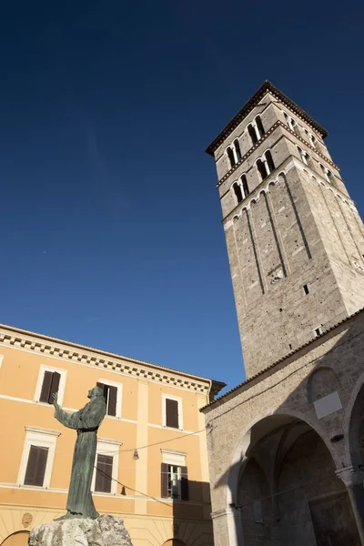 Rieti (İtalya), katedral
