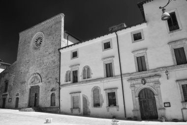 Cesena (Rieti, İtalya): ana kare