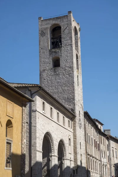 Narni (umbrien, italien), historische stadt: turm — Stockfoto