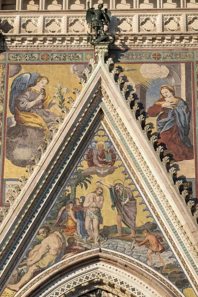 Орвієто (Умбрія, Італія), фасад середньовічного собору, або Du — стокове фото